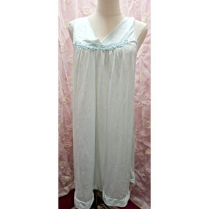 Vtg Vanity Fair Nightgown‎ Pale Blue Sleeveless Nylon Appliques Satin Trim Small